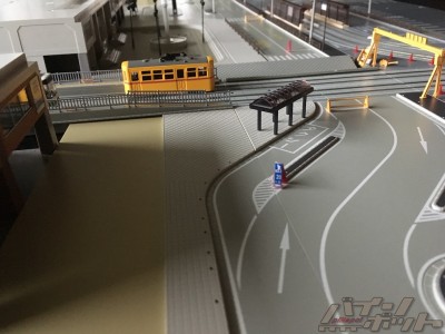 toydio_ud-construction03.jpg (180.05 KiB) 24664 mal betrachtet ...der Bahnsteig kommt dem Original schon recht nahe.