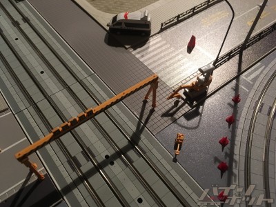 toydio_ud-construction04.jpg (312.8 KiB) 23409 mal betrachtet Kurz vorm Feierabend (man beachte den "Sonnenstand") noch kontrolliert von Omawari-san