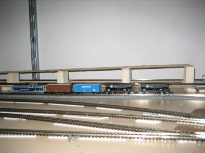 IMG_3946.JPG (98.63 KiB) 15623 mal betrachtet Tomix Set mit DE10 Diesellok und zwei Wamu 80000, sowie zwei Hoki 5700 von Kawai