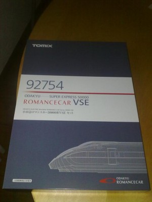 Tomix_Odakyu_Box.jpg (33.25 KiB) 15526 mal betrachtet Schon die Verpackung verspricht einen High Tech Zug